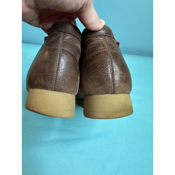 Brown leather Clarks Men\'s Wallabee chukka casual boots signature crepe sole 11